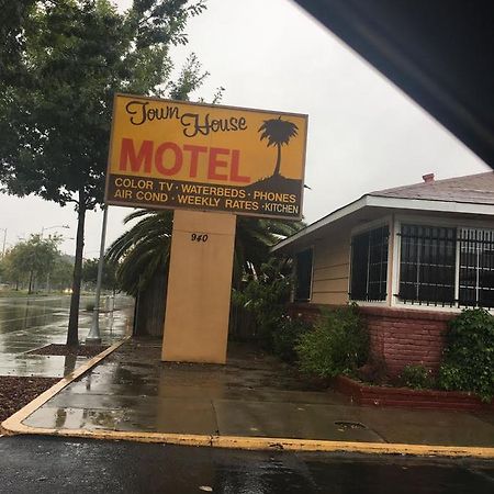 Townhouse Motel - ウェスト・サクラメント エクステリア 写真